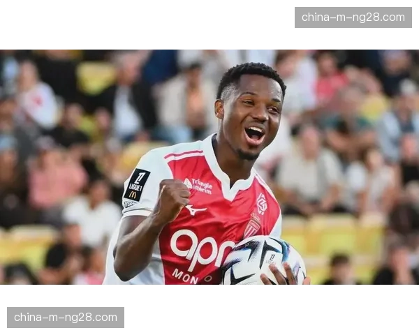 昂热主帅出席发布会,否认球队踢法“丑陋” 昂热主帅出席发布会,否认球队踢法“丑陋”