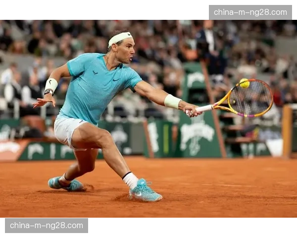 纳达尔因背部不适退出巴塞罗那站，法网前景蒙上阴影